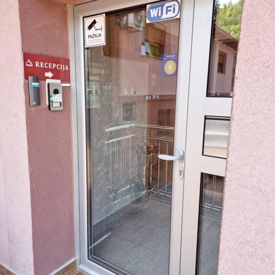Apartmani Vesto Banyaluka Dış mekan fotoğraf